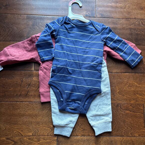 Carter's Boys 6 Month Quilted Outfit Set 3 Piece Top and Bottom Blue Red NEW - Picture 4 of 6